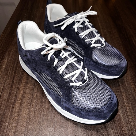 L.L. Bean Men's Comfort Fitness Walking Shoes Suede Mesh Navy Blue Size 10W EUC - Picture 2 of 6